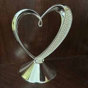 JUBILEE PEARL. CAKE TOPPER Silver Heart-Shaped - excellent condition